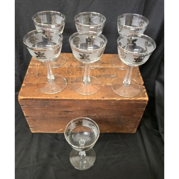 Set of 7 Vintage Libbey 5" Champagne Glasses Silver Foliage Design MCM - Picture 1 of 8